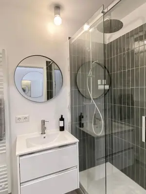 Ein Badezimmer in der Unterkunft Bäckerhaus - Wohnung mit Pool und Garten