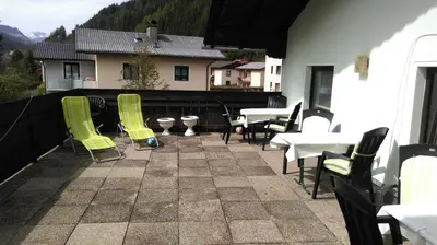 Ein allgemeiner Bergblick oder ein Berglick von der Pension aus