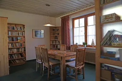 Die Bibliothek im Hotel