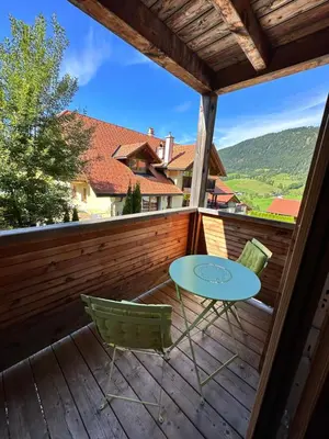 Ein allgemeiner Bergblick oder ein Berglick von des Chalets aus