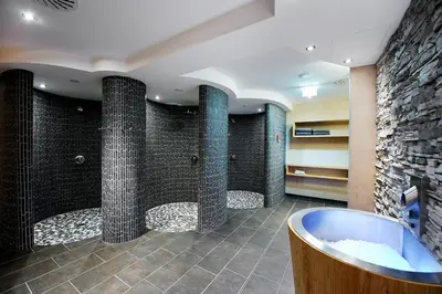 Ein Badezimmer in der Unterkunft Alpenhotel Perner