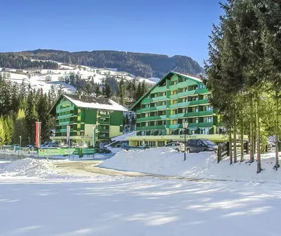Ein allgemeiner Bergblick oder ein Berglick von der Ferienwohnung aus