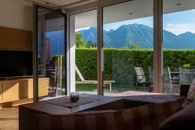 Ein allgemeiner Bergblick oder ein Berglick von der Ferienwohnung aus