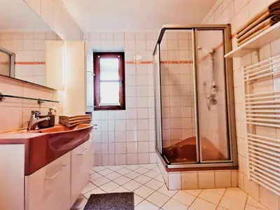 Ein Badezimmer in der Unterkunft Haus Schlager 