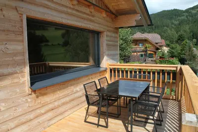 Ein allgemeiner Bergblick oder ein Berglick von der Ferienwohnung aus
