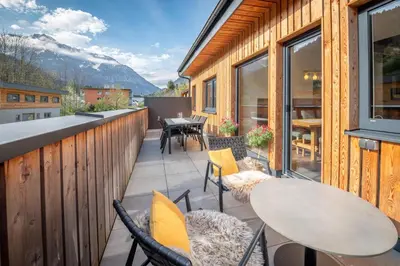Ein allgemeiner Bergblick oder ein Berglick von der Ferienwohnung aus