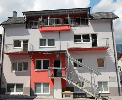 Das Gebäude in dem sich die Ferienwohnung befindet