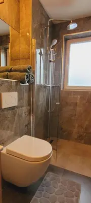 Ein Badezimmer in der Unterkunft Noor Lux Apartments