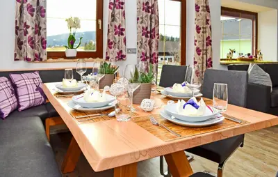 Ein Sitzbereich in der Unterkunft Chalet In Mariapfarr