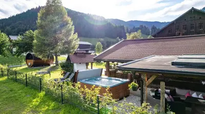 Ein allgemeiner Bergblick oder ein Berglick von der Ferienwohnung aus