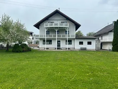 Ein Garten an der Unterkunft Apartment Attergautraum 1