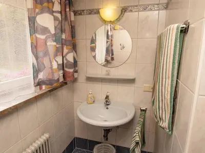 Ein Badezimmer in der Unterkunft Apartment Salzburg by Interhome