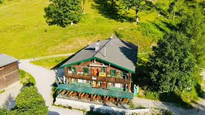 Ein Garten an der Unterkunft Ferienwohnung Fliegenpilz