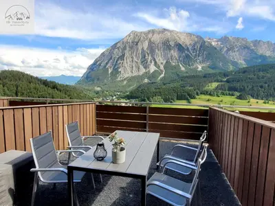 Ein allgemeiner Bergblick oder ein Berglick von der Ferienwohnung aus
