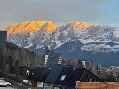 Ein allgemeiner Bergblick oder ein Berglick von der Ferienwohnung aus