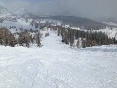 Big apartment, 72m2, still good skiing , swimming pool inhouse , table tennis, therme im Winter