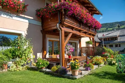 Ein Garten an der Unterkunft Haus Prodinger