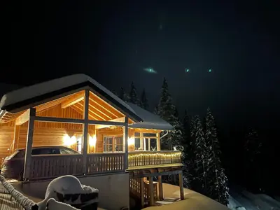 Sonnberg Chalet - Entspannung pur im Luxus Chalet mit Whirlpool-Sauna im Winter