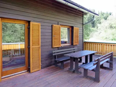 Ein Balkon oder eine Terrasse in der Unterkunft Chalet Fischerhütte by Interhome