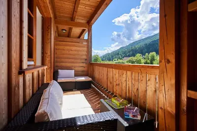 Ein allgemeiner Bergblick oder ein Berglick von der Ferienwohnung aus