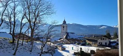 Ein allgemeiner Bergblick oder ein Berglick von der Ferienwohnung aus