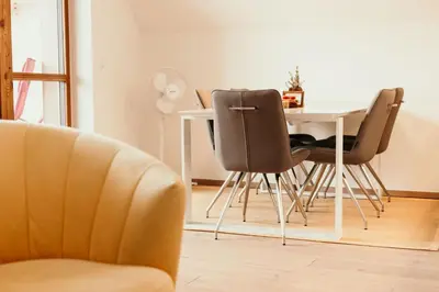 Ein Sitzbereich in der Unterkunft Ferienwohnung SeeTraum Hallstatt