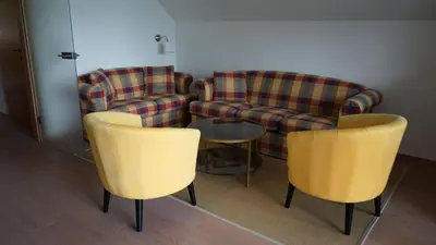 Ein Sitzbereich in der Unterkunft Ferienwohnung SeeTraum Hallstatt