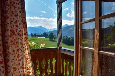Ein allgemeiner Bergblick oder ein Berglick von der Ferienwohnung aus
