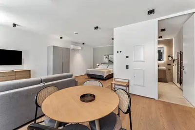 Küche/Küchenzeile in der Unterkunft Limehome Bad Hall Hauptplatz