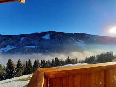 Ein allgemeiner Bergblick oder ein Berglick von des Chalets aus