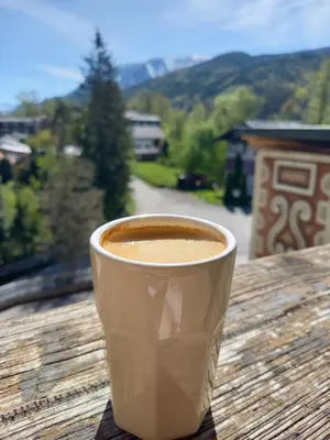 Ein allgemeiner Bergblick oder ein Berglick von der Ferienwohnung aus