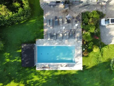 Der Swimmingpool an oder in der Nähe von Landhaus Flasch