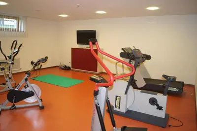 Das Fitnesscenter und/oder die Fitnesseinrichtungen in der Unterkunft Hostel-Jugendherberge St. Johann im Pongau