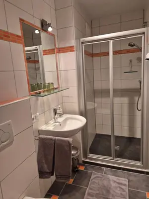Ein Badezimmer in der Unterkunft Haus Lorenz