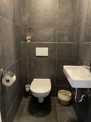 Ein Badezimmer in der Unterkunft Local View Apartment - by myNests