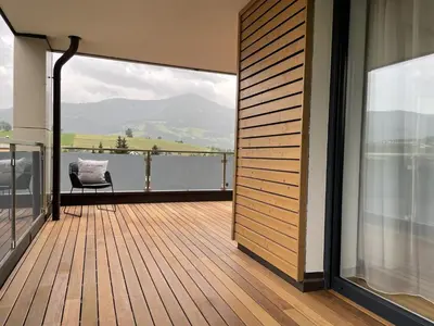 Ein Balkon oder eine Terrasse in der Unterkunft Local View Apartment - by myNests