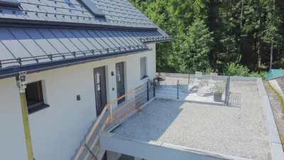 Das Gebäude in dem sich die Ferienwohnung befindet
