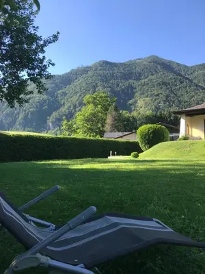 Ein allgemeiner Bergblick oder ein Berglick von der Ferienwohnung aus