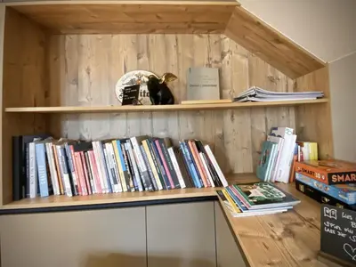 Die Bibliothek in der Ferienwohnung