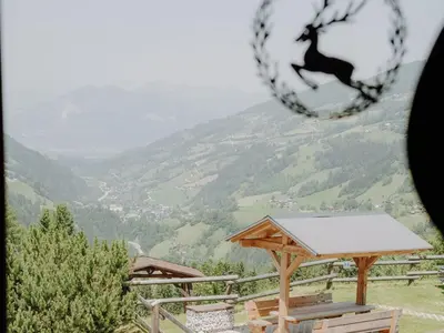 Ein allgemeiner Bergblick oder ein Berglick von der Ferienwohnung aus