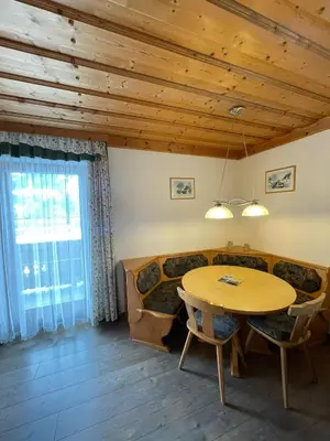 Ein Sitzbereich in der Unterkunft Ferienwohnung für alle Sportbegeisterten