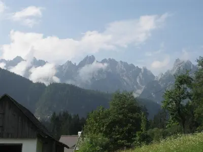 Ein allgemeiner Bergblick oder ein Berglick von der Ferienwohnung aus