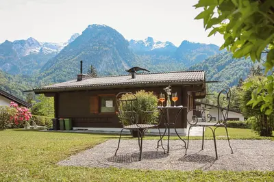 Ein allgemeiner Bergblick oder ein Berglick von des Ferienhauses aus