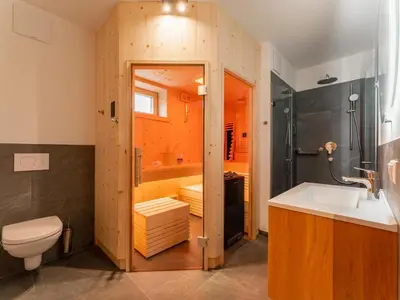 Ein Badezimmer in der Unterkunft Grebenzen Lodge Starnberg 60B