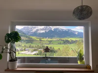 Ein allgemeiner Bergblick oder ein Berglick von der Ferienwohnung aus