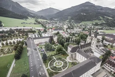 Ein allgemeiner Bergblick oder ein Berglick von der Ferienwohnung aus