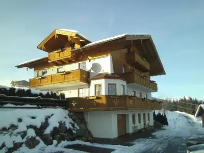 Das Gebäude in dem sich die Ferienwohnung befindet