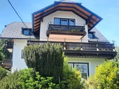 Das Gebäude in dem sich die Ferienwohnung befindet