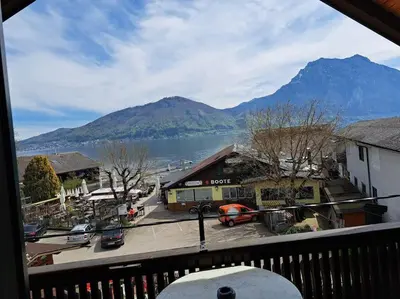 Ein allgemeiner Bergblick oder ein Berglick von der Ferienwohnung aus