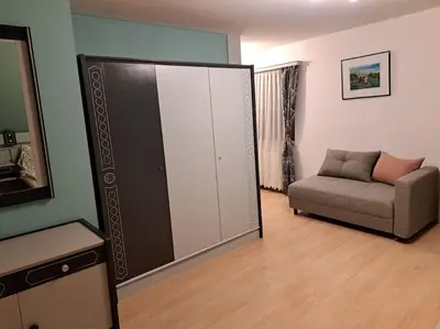 Ein Sitzbereich in der Unterkunft Ferienwohnung direkt am See 3